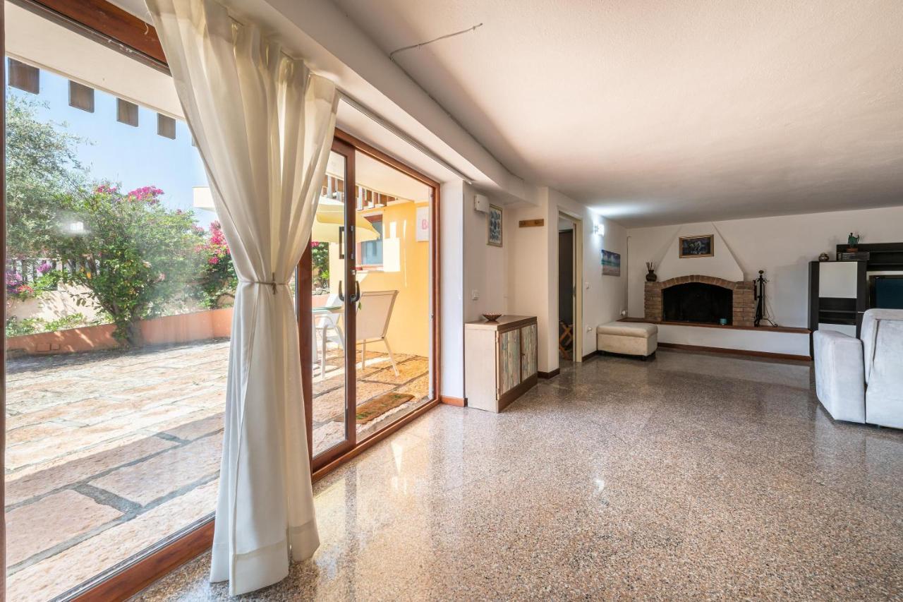 Depandance Bouganvillea Cagliari Bagian luar foto
